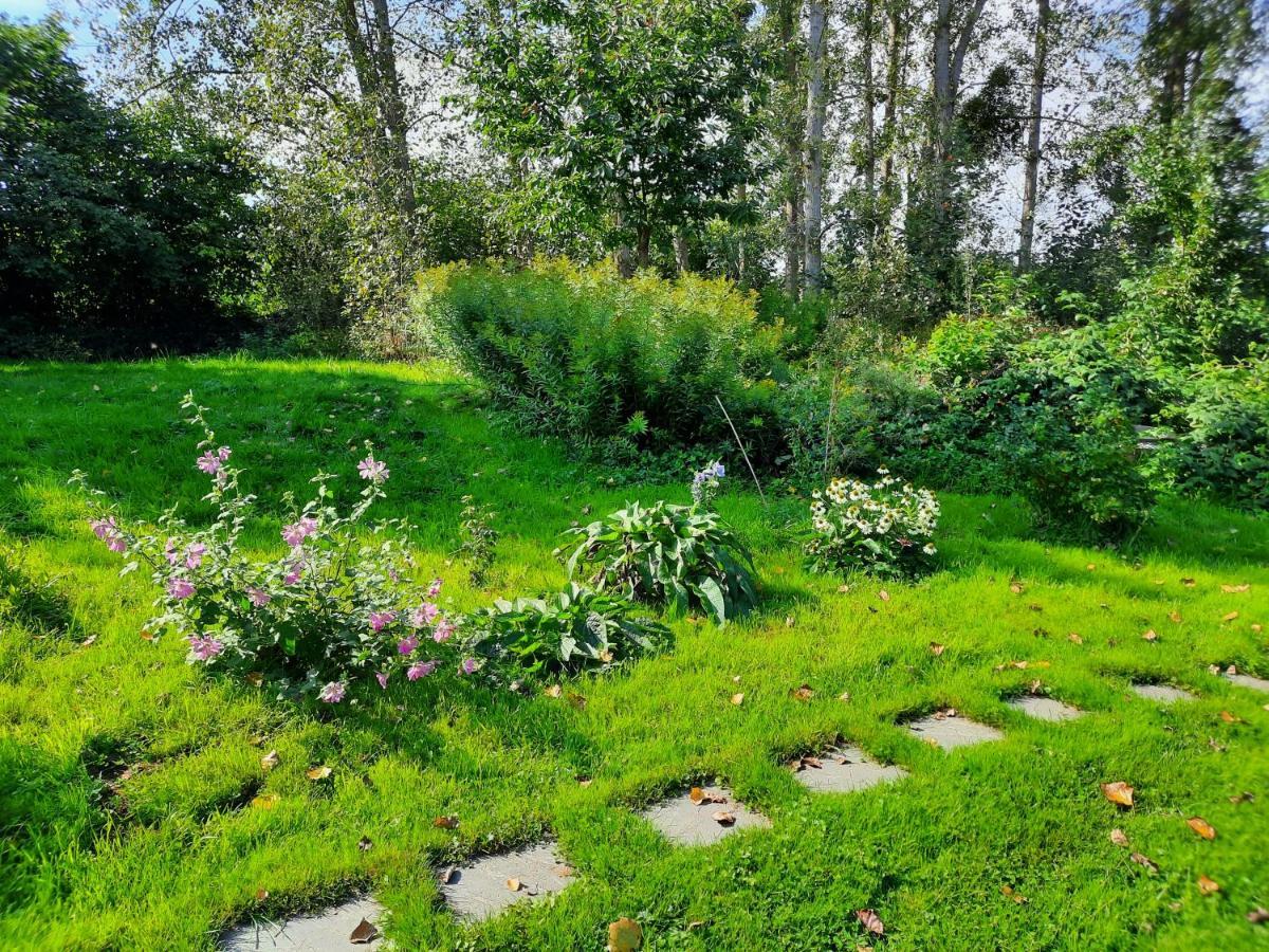 La Yourte Au Fonds Du Jardin Xhoris ภายนอก รูปภาพ